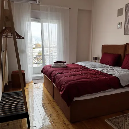 Atelier Poly - Two Bedroom For 5 Persons -50m To Metro Sintrivani Station- 6th Floor Plain View - Center - דירה *