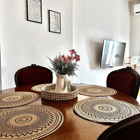 Atelier Poly - Two Bedroom For 5 Persons -50m To Metro Sintrivani Station- 6th Floor Plain View - Center - * סלוניקי