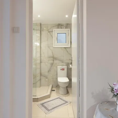 Apartament Atelier Poly - Two Bedroom For 5 Persons -50m To Metro Sintrivani Station- 6th Floor Plain View - Center - Saloniki