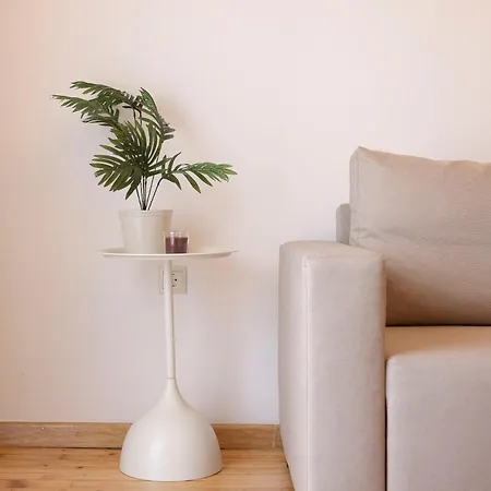 Atelier Poly - Two Bedroom For 5 Persons -50m To Metro Sintrivani Station- 6th Floor Plain View - Center - Apartament *