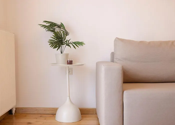Atelier Poly - Two Bedroom For 5 Persons -50m To Metro Sintrivani Station- 6th Floor Plain View - Center - Appartement *