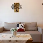 Atelier Poly - Two Bedroom For 5 Persons -50m To Metro Sintrivani Station- 6th Floor Plain View - Center - 公寓 塞萨洛尼基