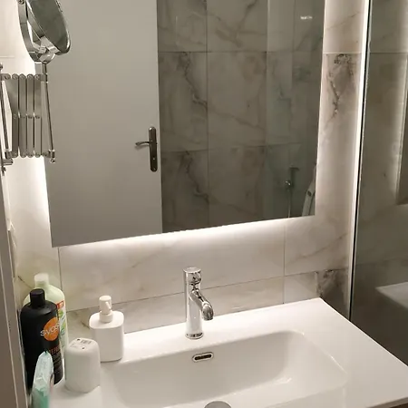 Atelier Poly - Two Bedroom For 5 Persons -50m To Metro Sintrivani Station- 6th Floor Plain View - Center - Apartament