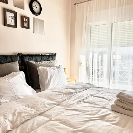 Atelier Poly - Two Bedroom For 5 Persons -50m To Metro Sintrivani Station- 6th Floor Plain View - Center - Apartament