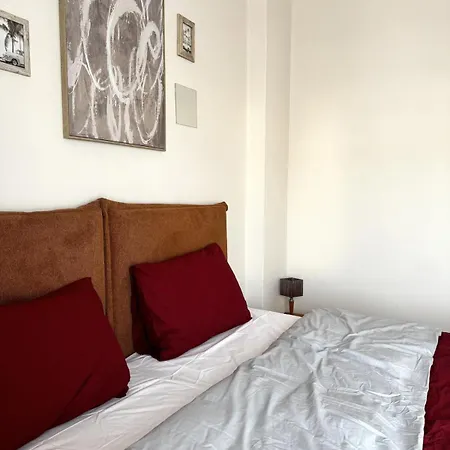 Atelier Poly - Two Bedroom For 5 Persons -50m To Metro Sintrivani Station- 6th Floor Plain View - Center - Apartament *
