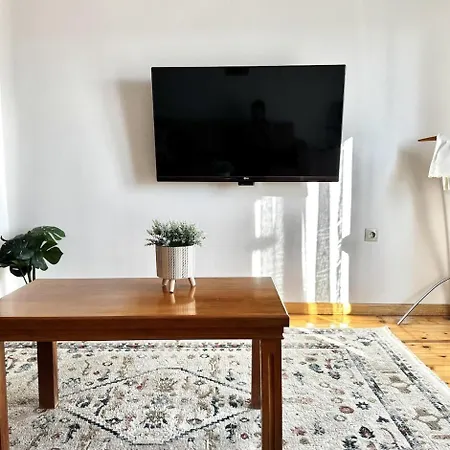 Atelier Poly - Two Bedroom For 5 Persons -50m To Metro Sintrivani Station- 6th Floor Plain View - Center - Apartament
