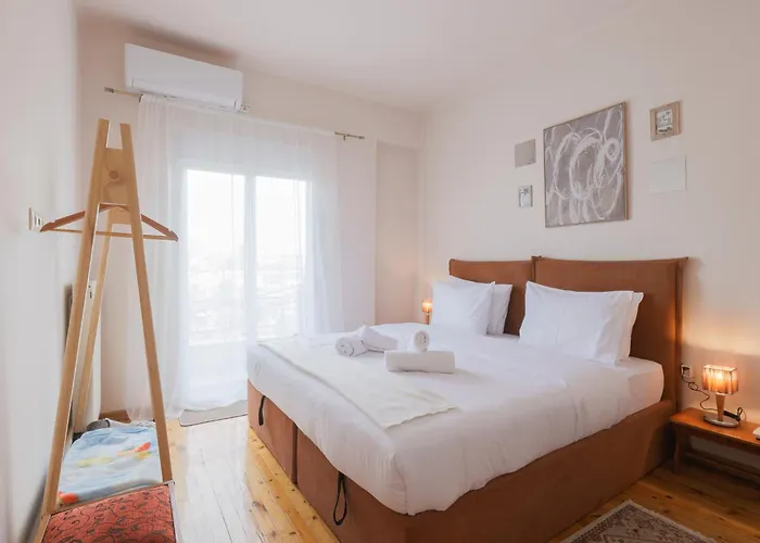 Atelier Poly - Two Bedroom For 5 Persons -50m To Metro Sintrivani Station- 6th Floor Plain View - Center - * 塞萨洛尼基