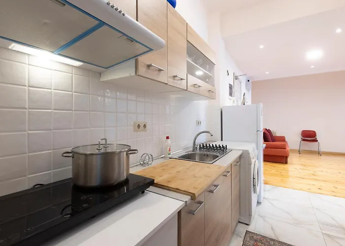 Atelier Poly - Two Bedroom For 5 Persons -50m To Metro Sintrivani Station- 6th Floor Plain View - Center - * Thessaloniki