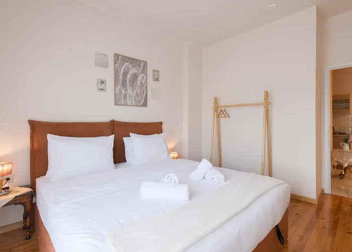Atelier Poly - Two Bedroom For 5 Persons -50m To Metro Sintrivani Station- 6th Floor Plain View - Center - Apartment
