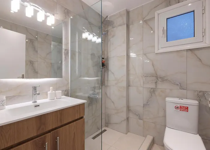 Atelier Poly - Two Bedroom For 5 Persons -50m To Metro Sintrivani Station- 6th Floor Plain View - Center - Thessaloniki