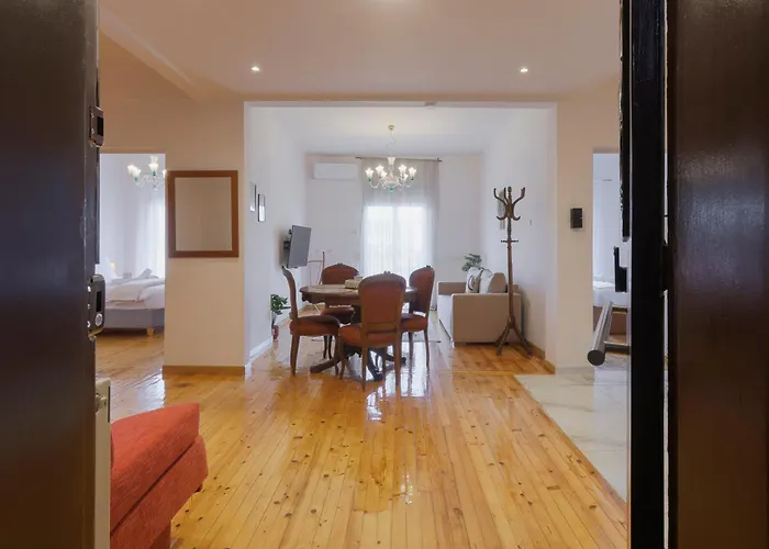 Apartment Atelier Poly - Two Bedroom For 5 Persons -50m To Metro Sintrivani Station- 6th Floor Plain View - Center - *
