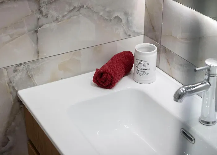 Atelier Poly - Two Bedroom For 5 Persons -50m To Metro Sintrivani Station- 6th Floor Plain View - Center - * Салоники