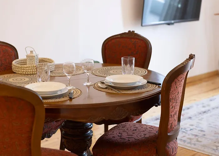 Atelier Poly - Two Bedroom For 5 Persons -50m To Metro Sintrivani Station- 6th Floor Plain View - Center - *