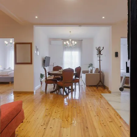 아파트 Atelier Poly - Two Bedroom For 5 Persons -50m To Metro Sintrivani Station- 6th Floor Plain View - Center - *