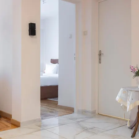 Atelier Poly - Two Bedroom For 5 Persons -50m To Metro Sintrivani Station- 6th Floor Plain View - Center -
